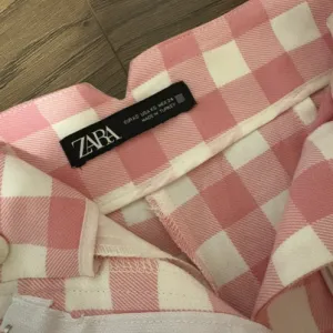 Zara pantalone