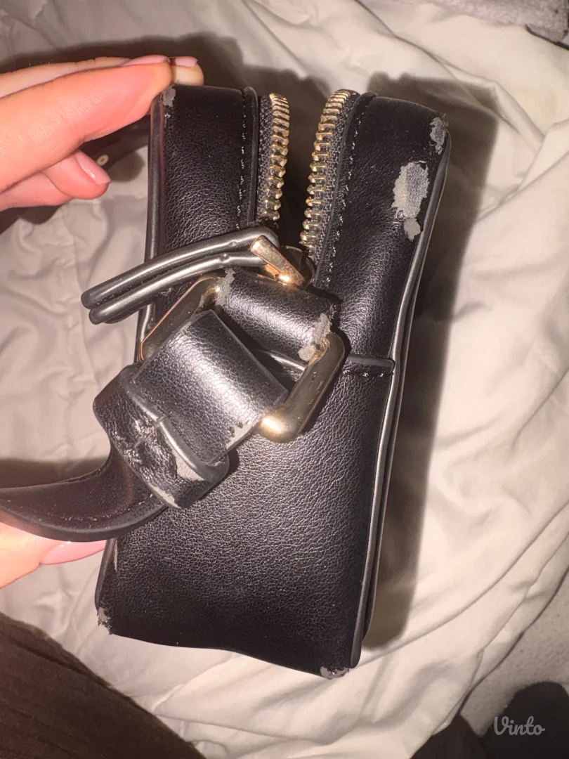 Trussardi torbica, original, oštećena