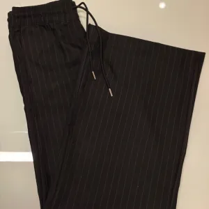 H&M široke pantalone