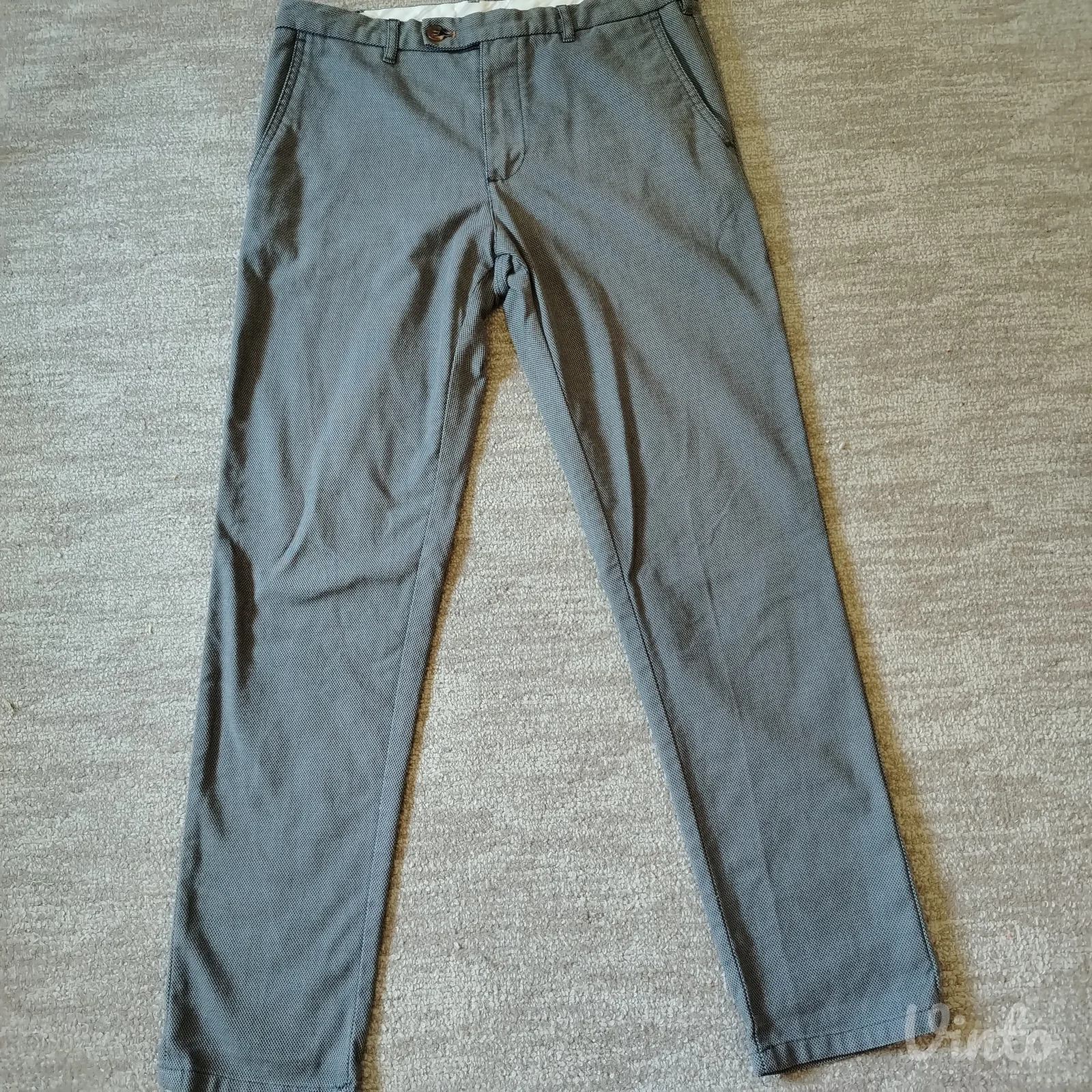 Zara muske pantalone 42