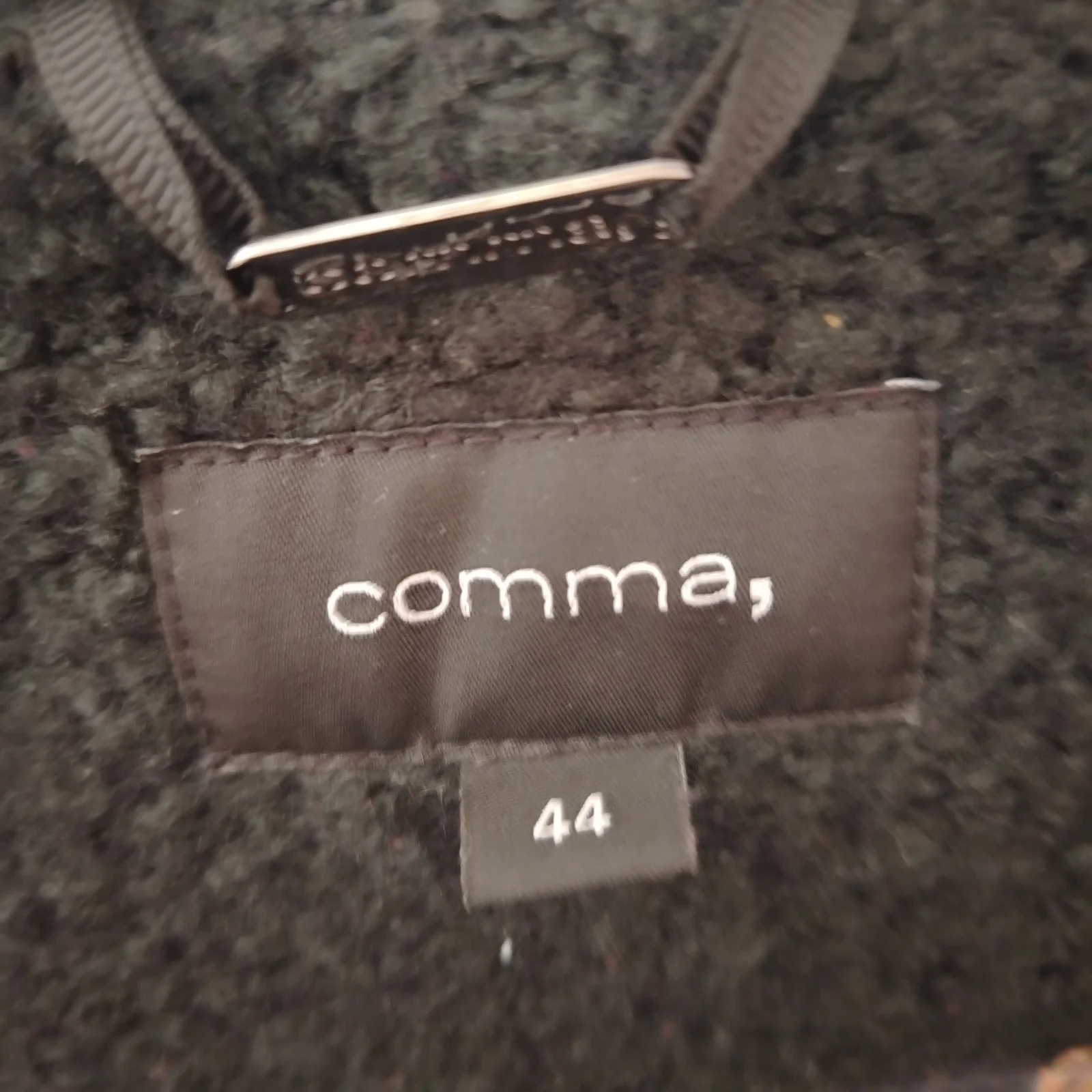 Comma kaput 44