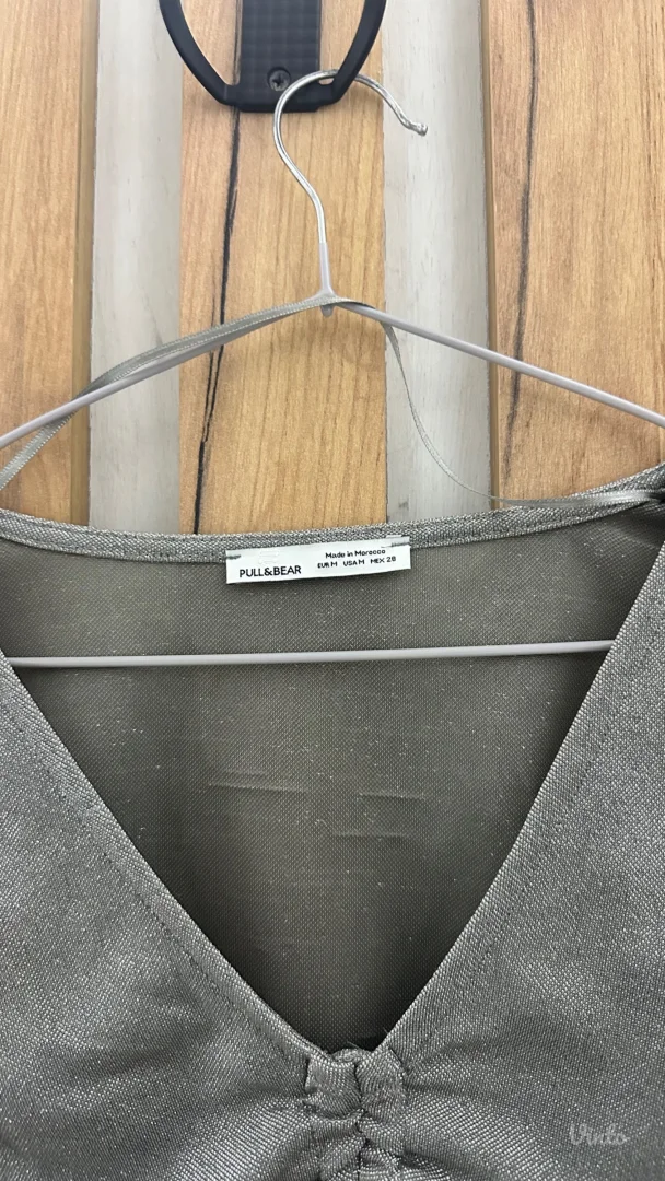 Pull&Bear-srebrna šljokičava bluzica