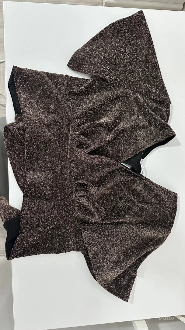 Terranova-šljokičava majica polugolih ledja