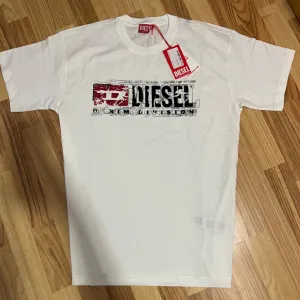 Diesel-bela muska majica nova