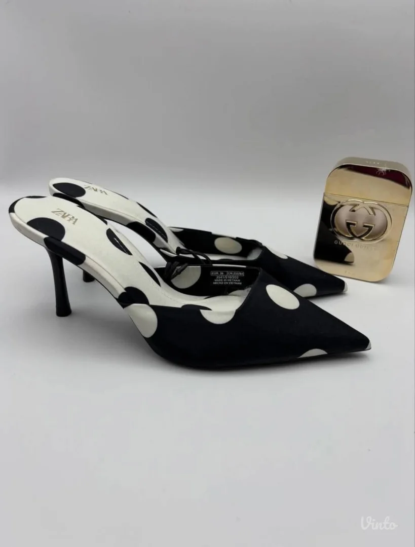 Zara papuče sa tufnama 36