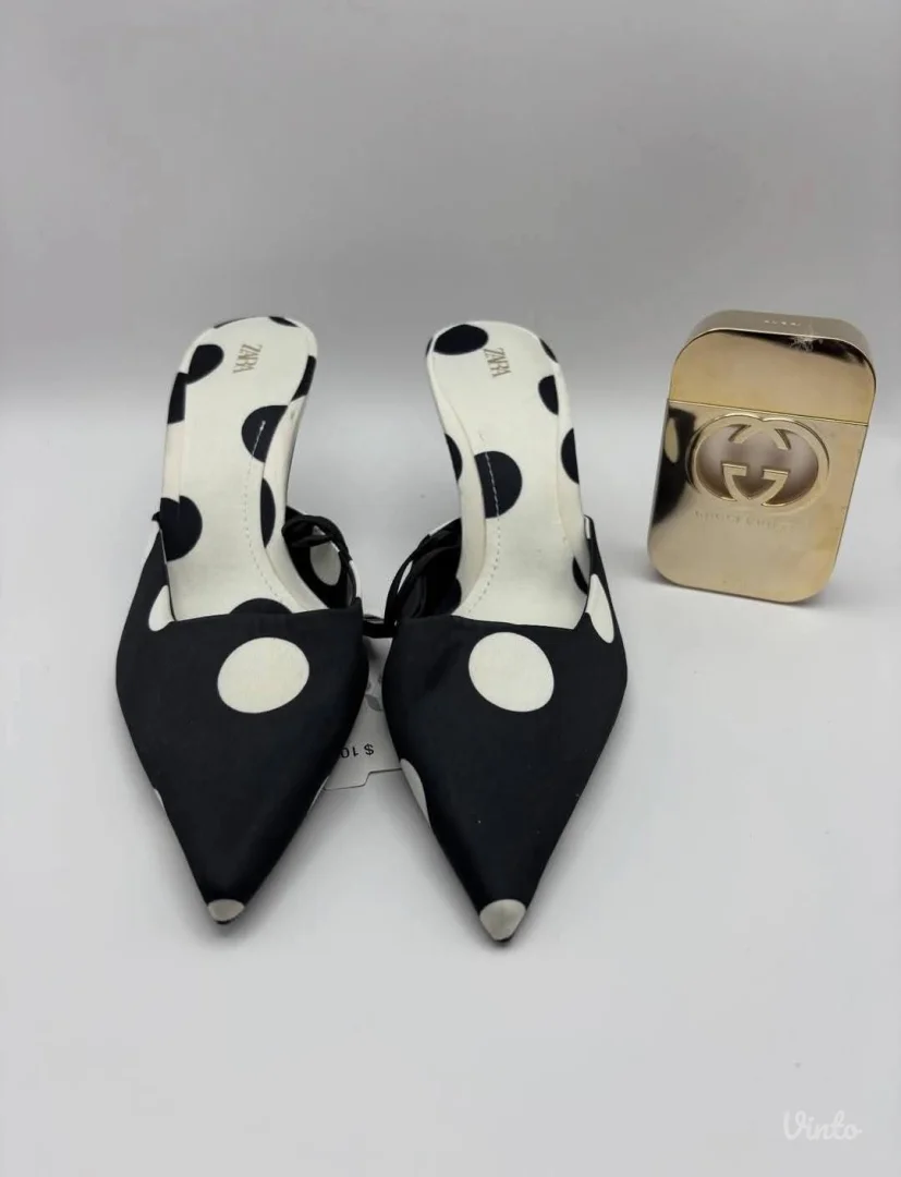 Zara papuče sa tufnama 36