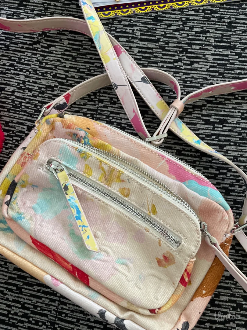 Desigual sarena torbica