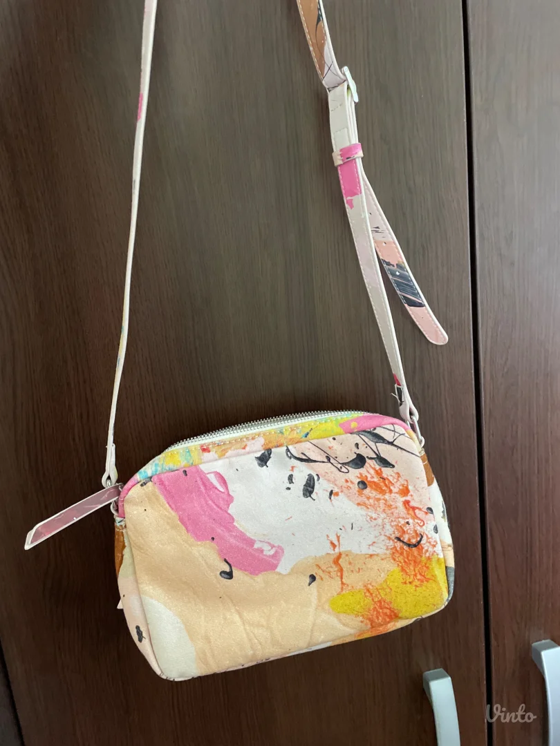 Desigual sarena torbica