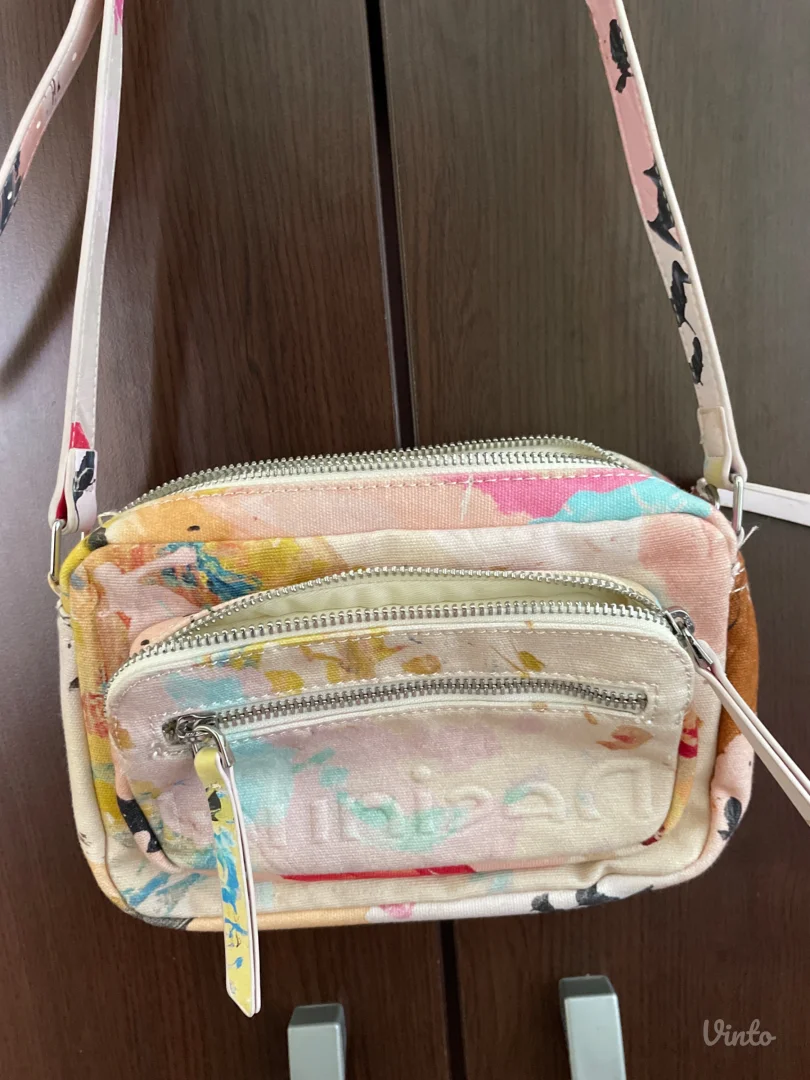 Desigual sarena torbica