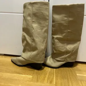 Shein- cizme na stiklu