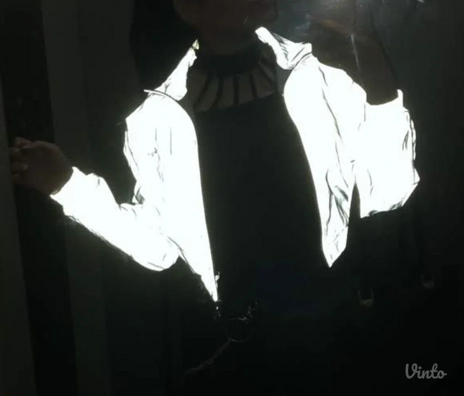 Bershka svetleci duks