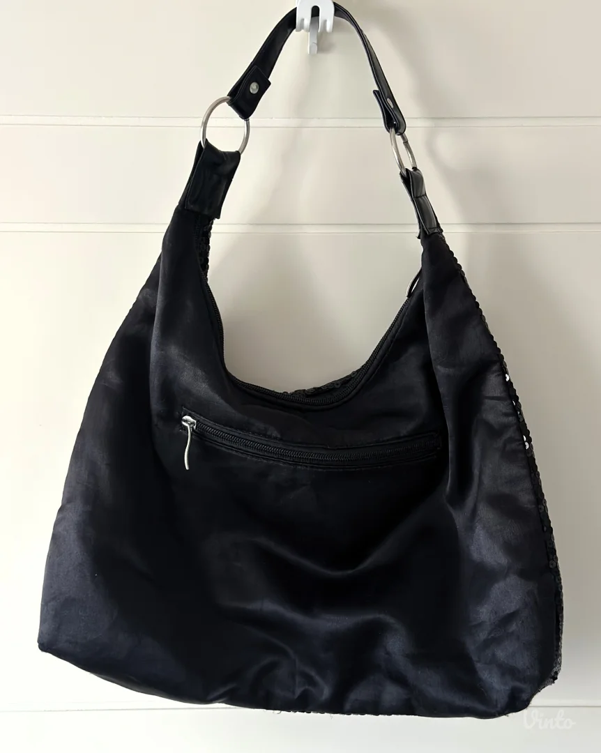 Crna torba sa šljokicama