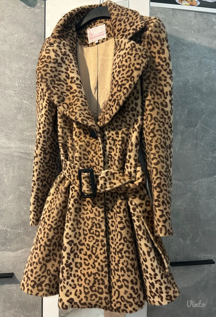 Leopard kaput zanimljivog kroja