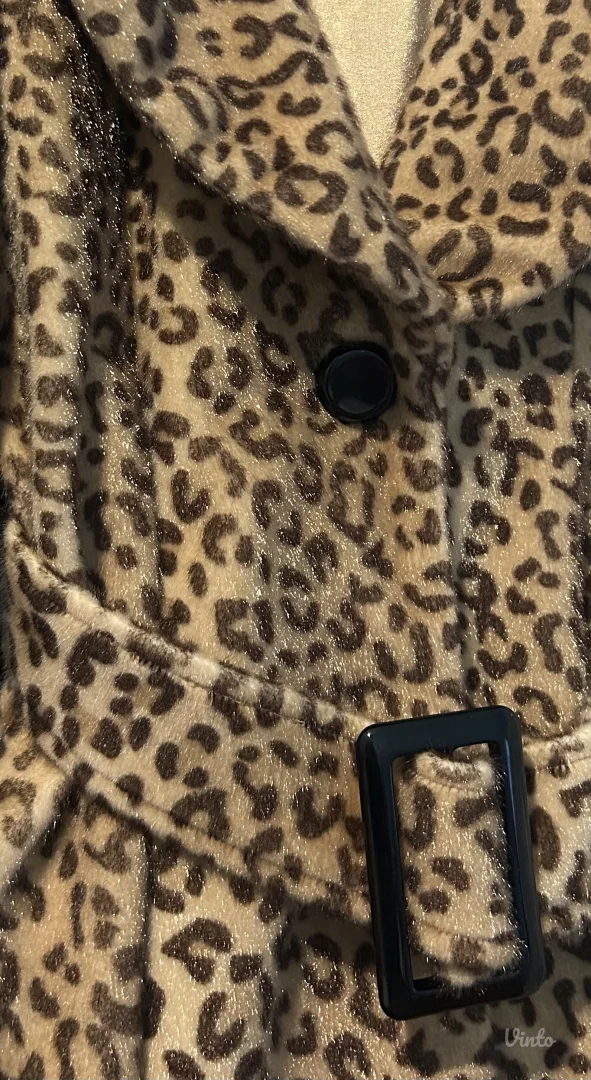 Leopard kaput zanimljivog kroja