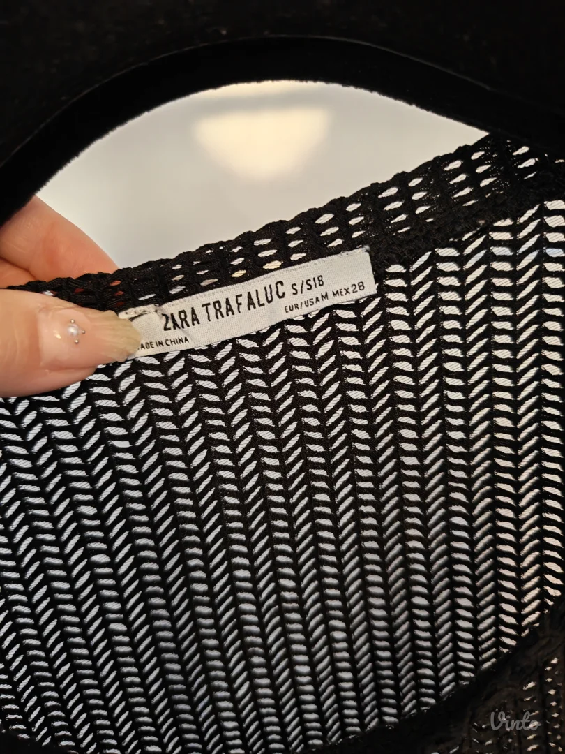 Zara rupicasta bluza