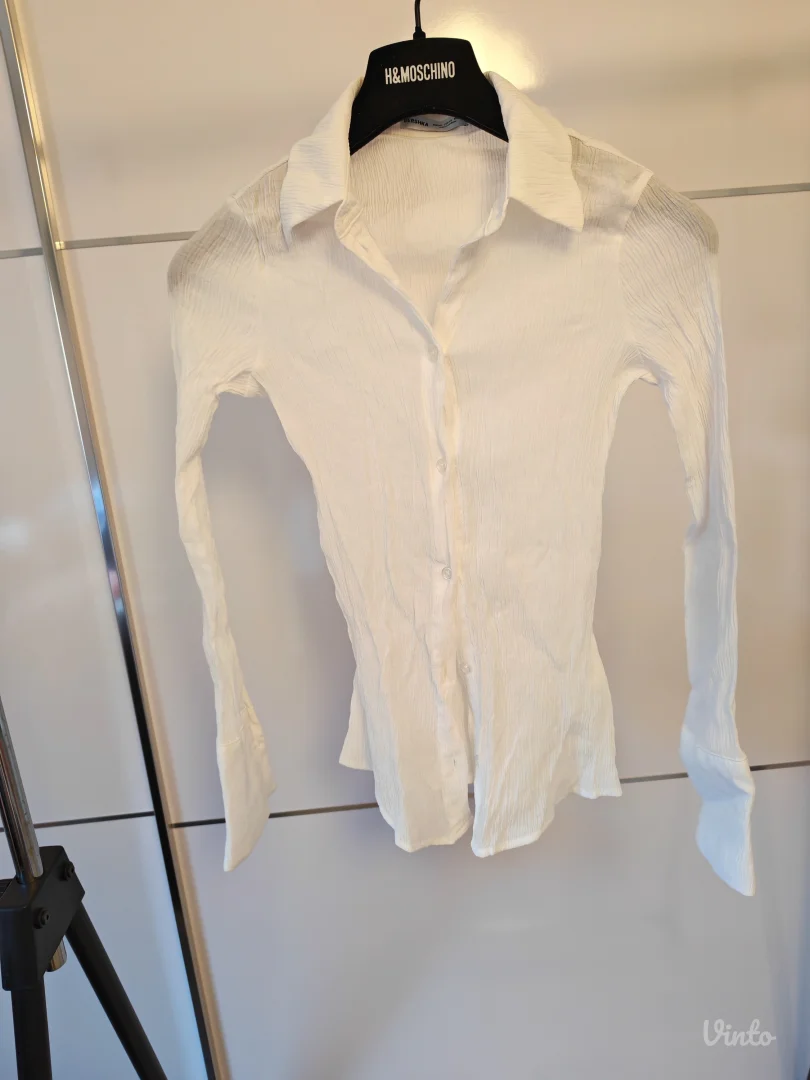 Bershka bela kosulja
