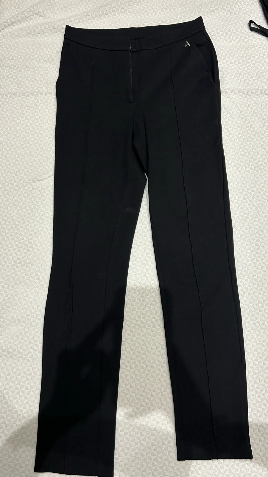 Actitude crne pantalone