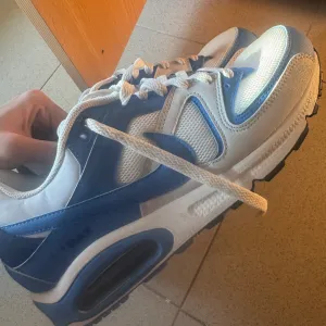 Nove patike nike