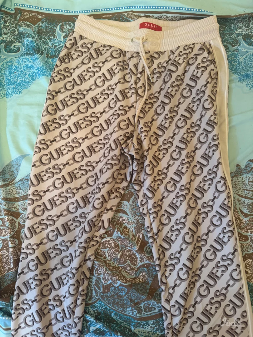 Zenska logo Guess trenerka