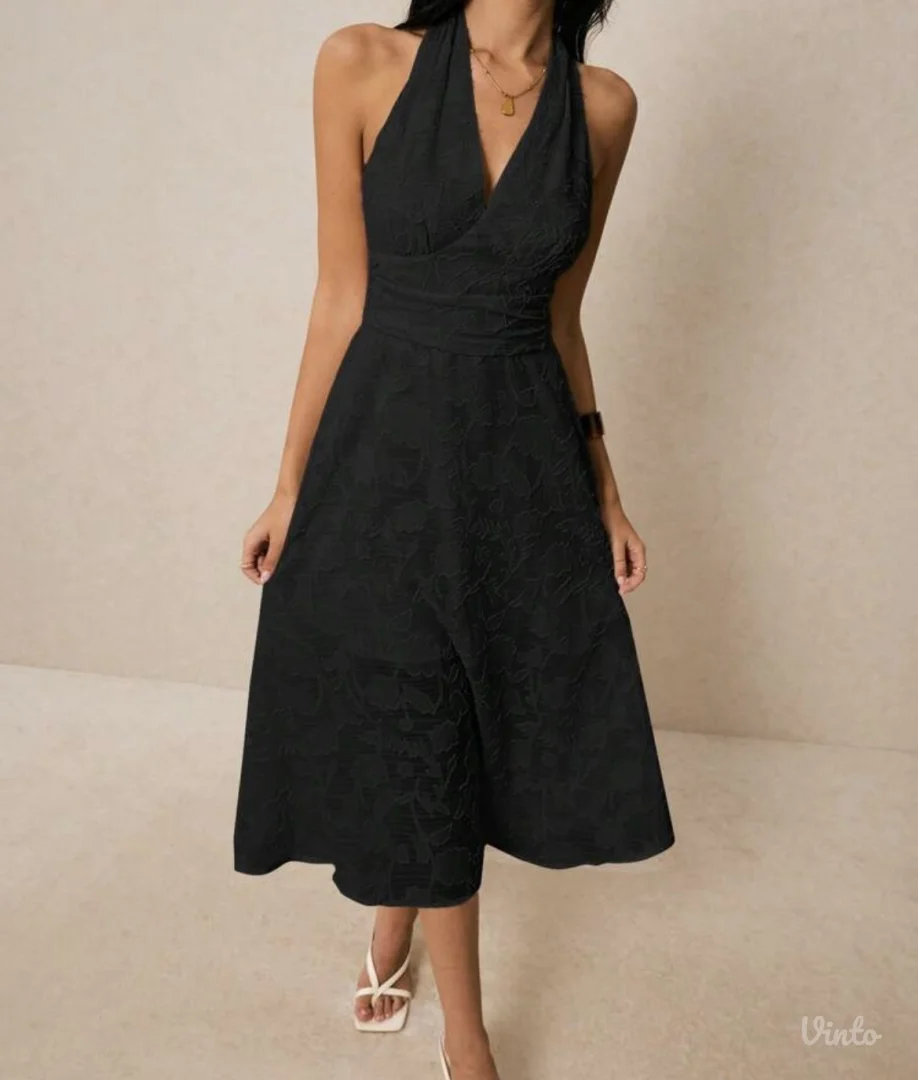 Crna ženska haljina