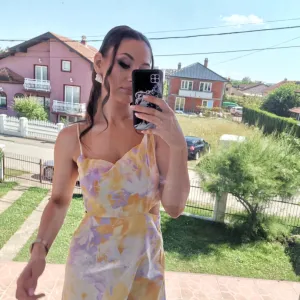 Bershka zuta haljina