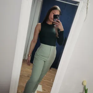 Zarine zelene pantalone