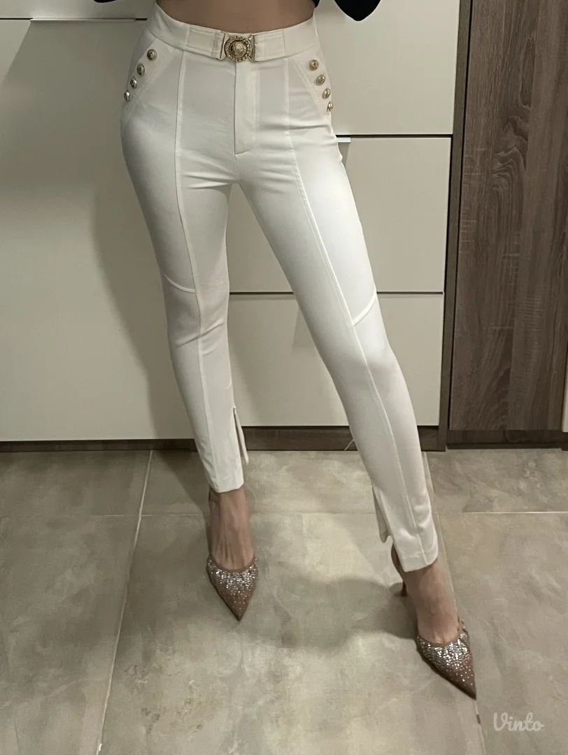 NOVE bele pantalone
