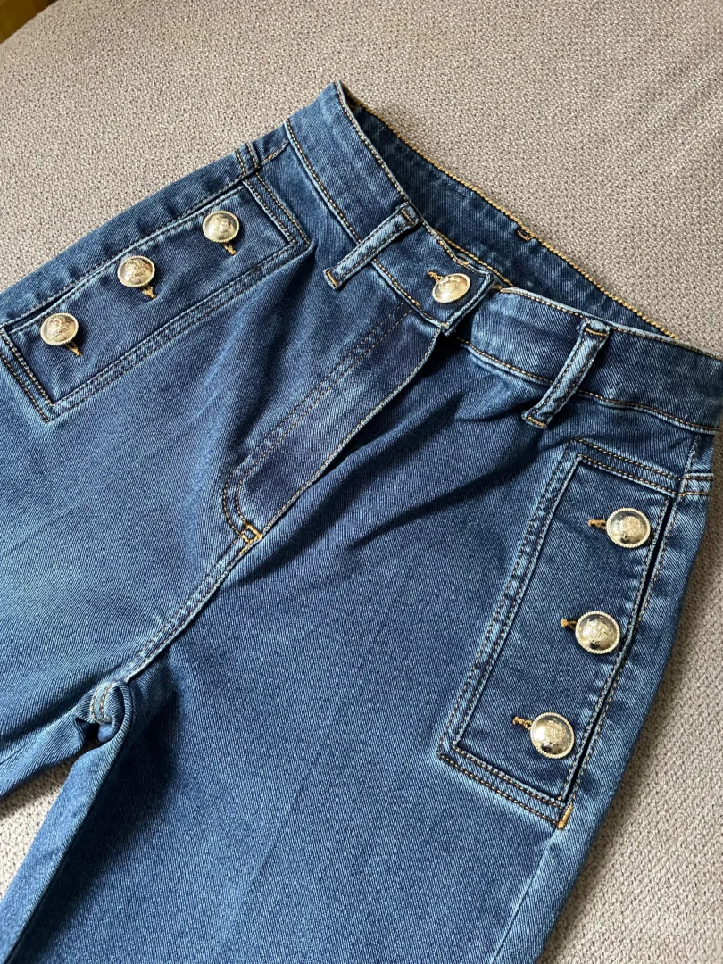 Nove farmerke-zvonarice