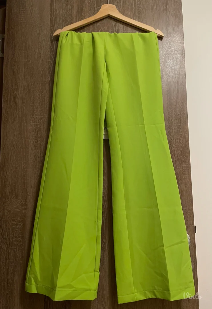 NOV komplet sako i pantalone