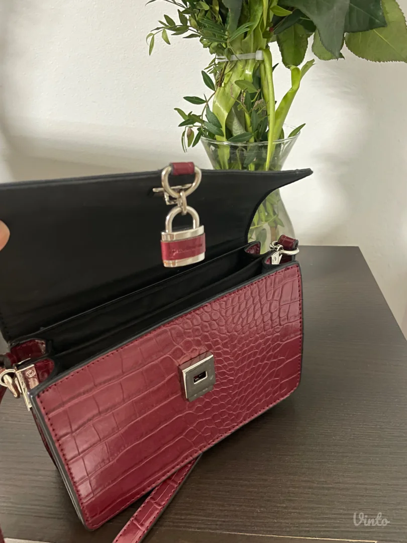 Stradivarius torbica