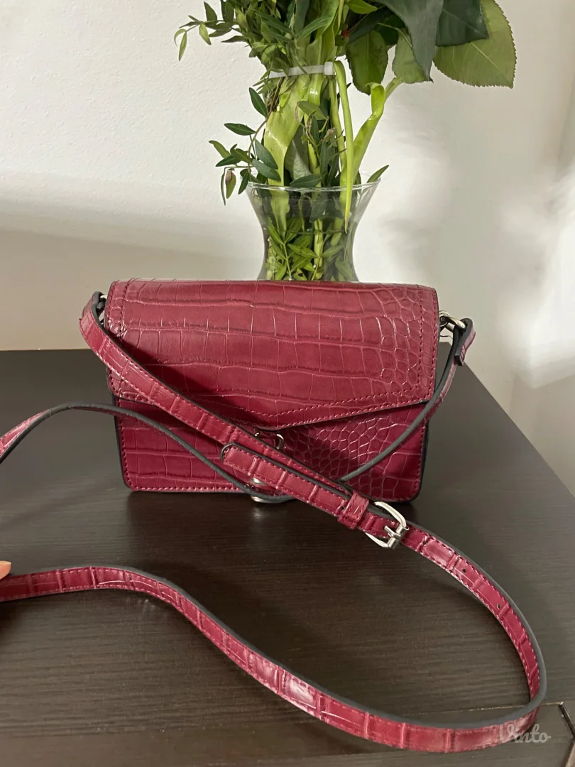 Stradivarius torbica