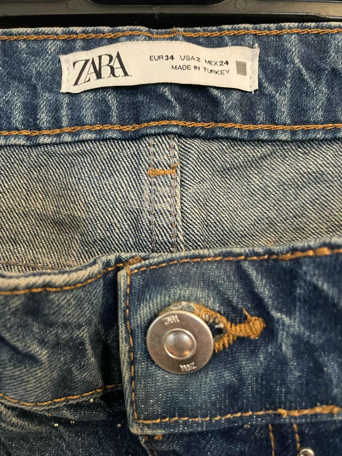 ZARA farmerke sa cirkonima, 34 veličina