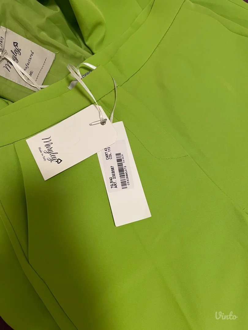 NOV komplet sako i pantalone