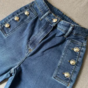 Nove farmerke-zvonarice