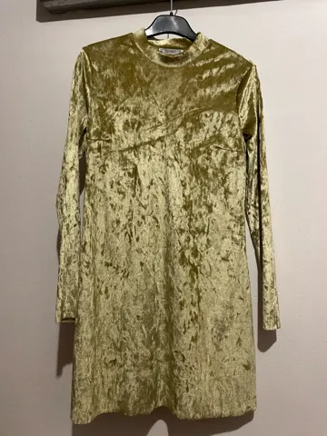 Pull&bear plišana haljinica, M veličina