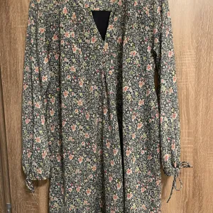 Mango cvetna haljinica