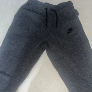Nike tech fleece Dečiji L (147-158)
