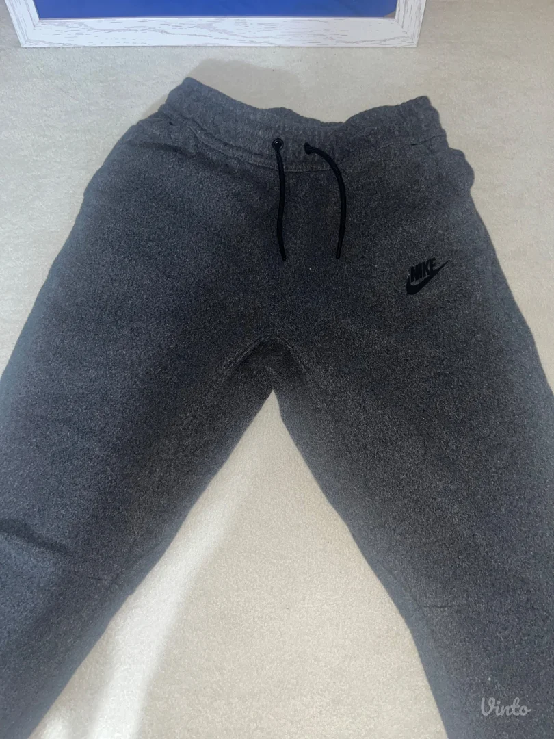 Nike tech fleece Dečiji L (147-158)