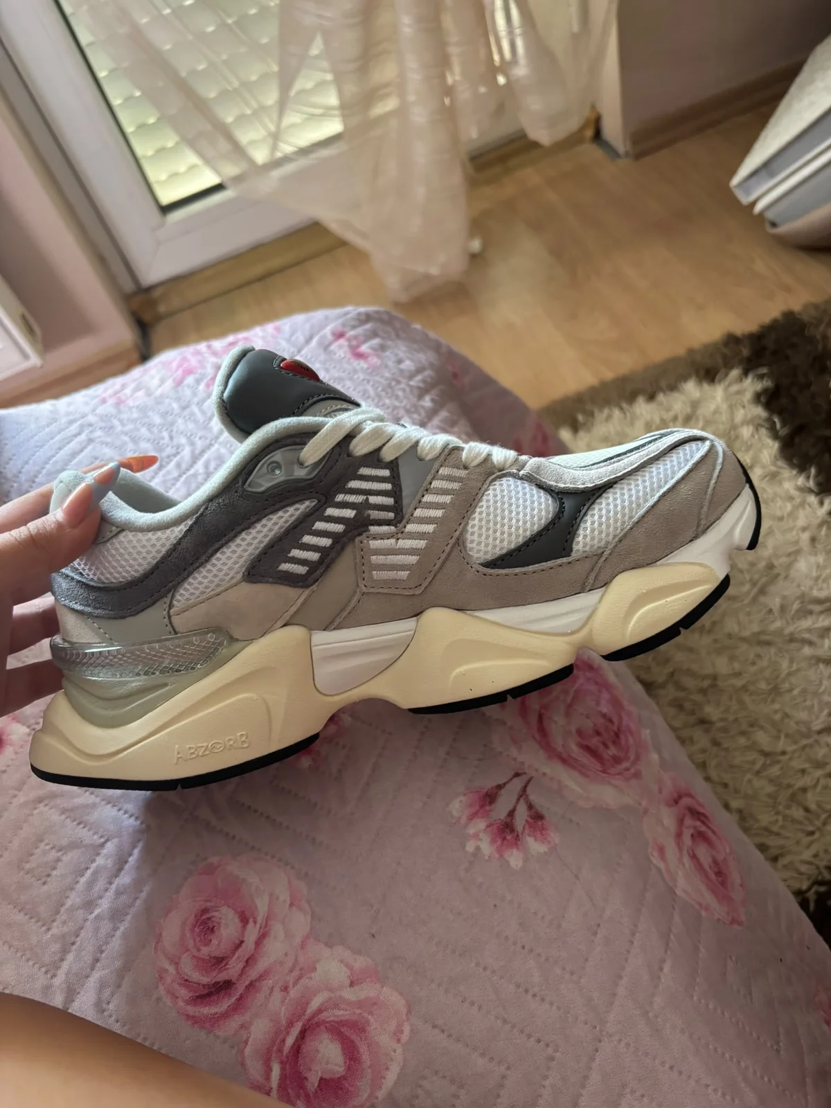 New balance 9060