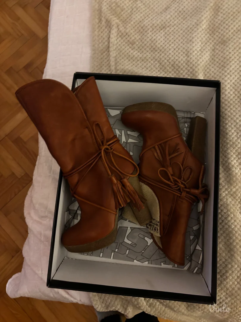 Miss sixty- kožne čizmice