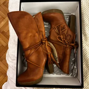 Miss sixty- kožne čizmice