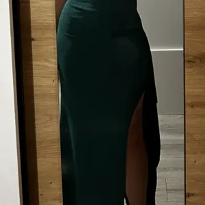 Duga elegantna haljina