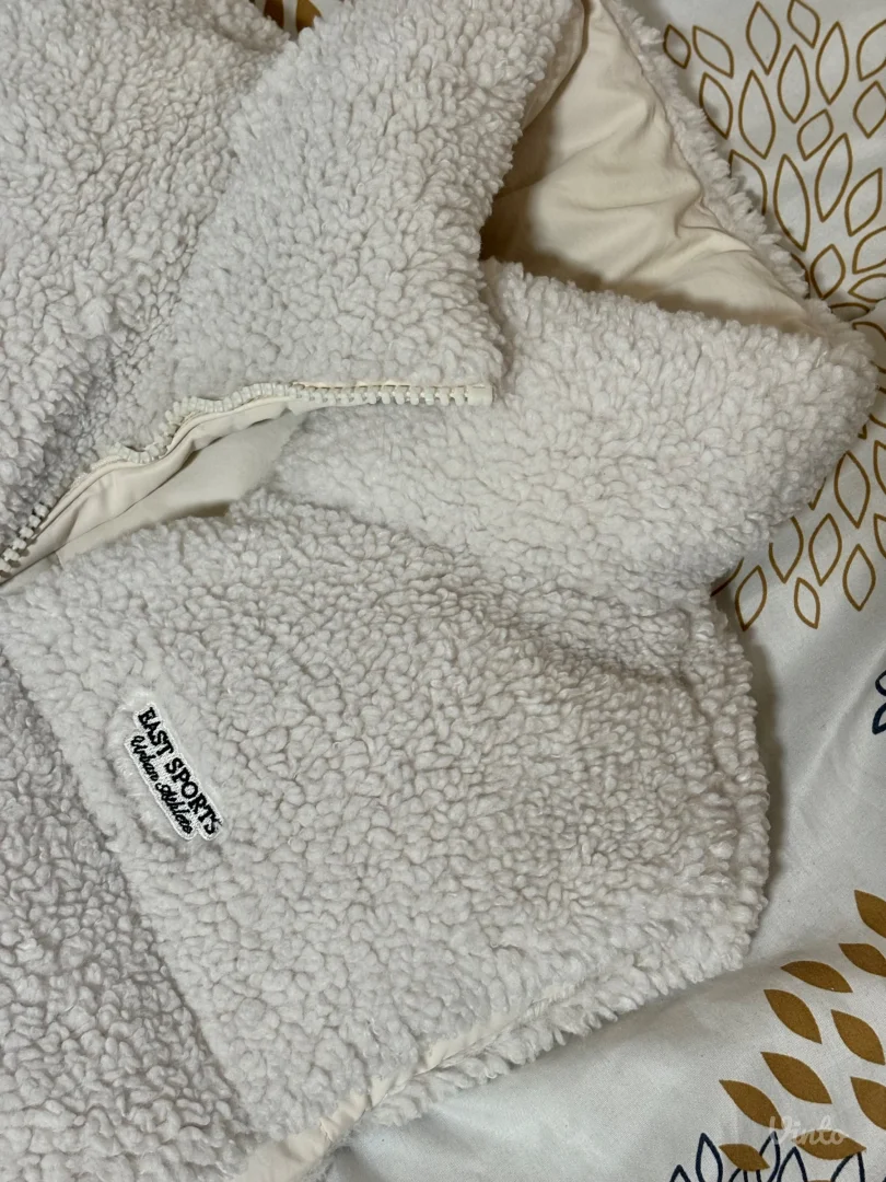 Bershka prsluk sa dva lica