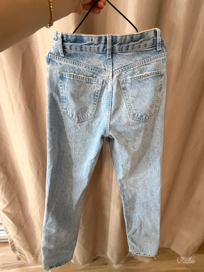 Bershka farmerke sa perjem