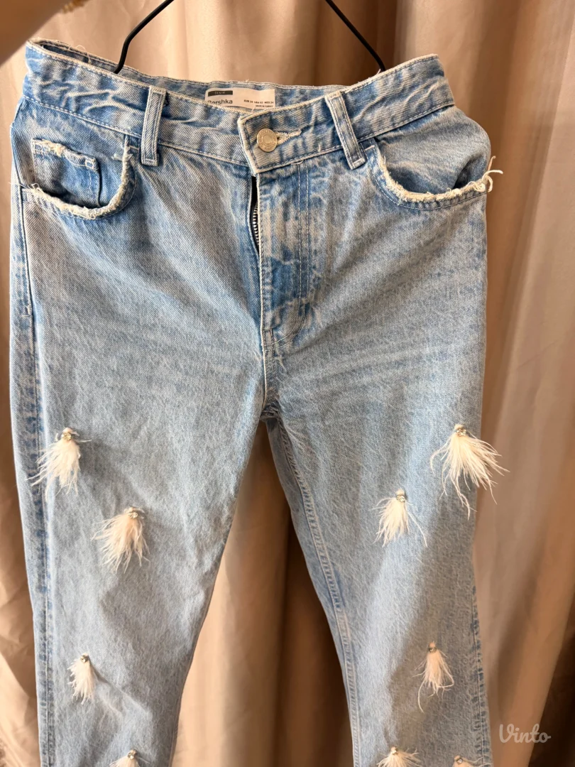 Bershka farmerke sa perjem