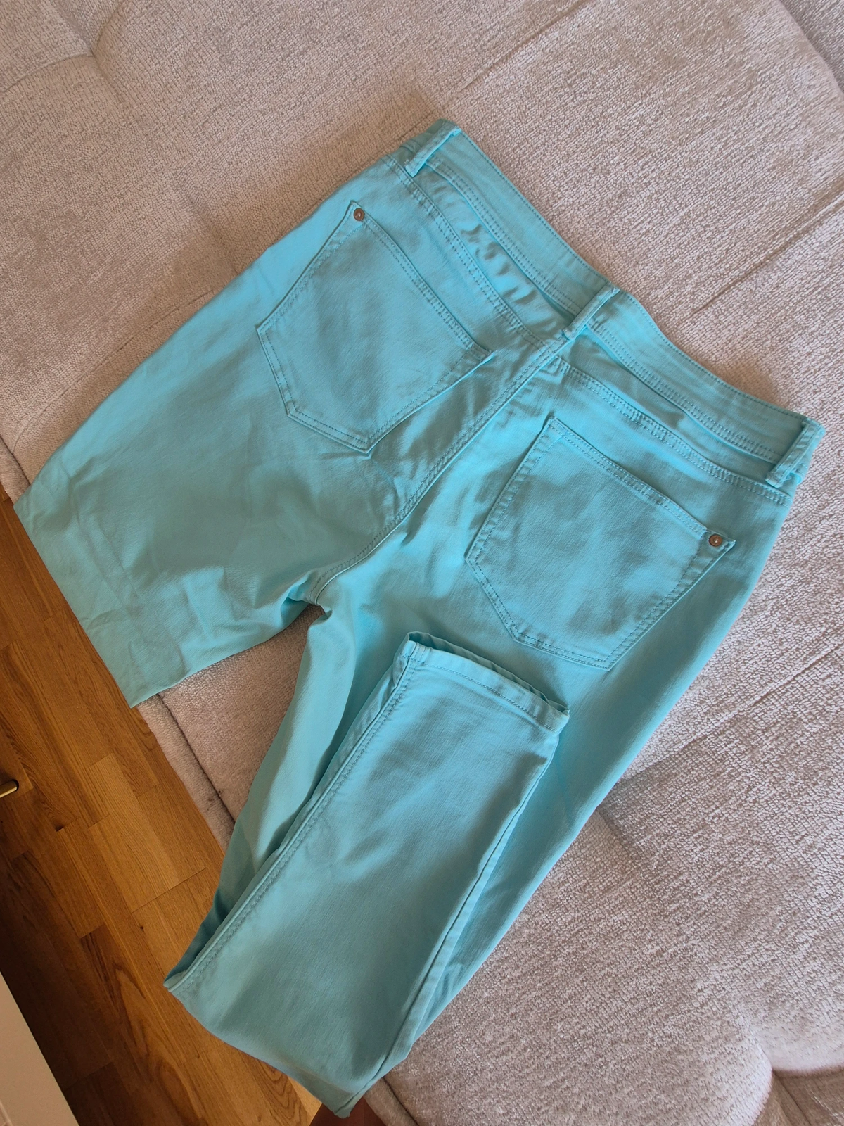 El corte Ingles tirkizne pantalone