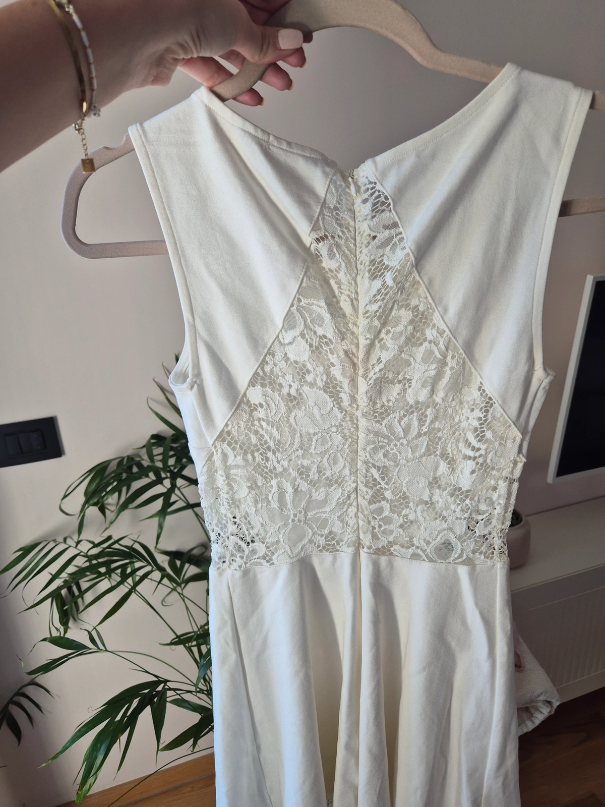 Tally Weijl elegantna bela haljinica