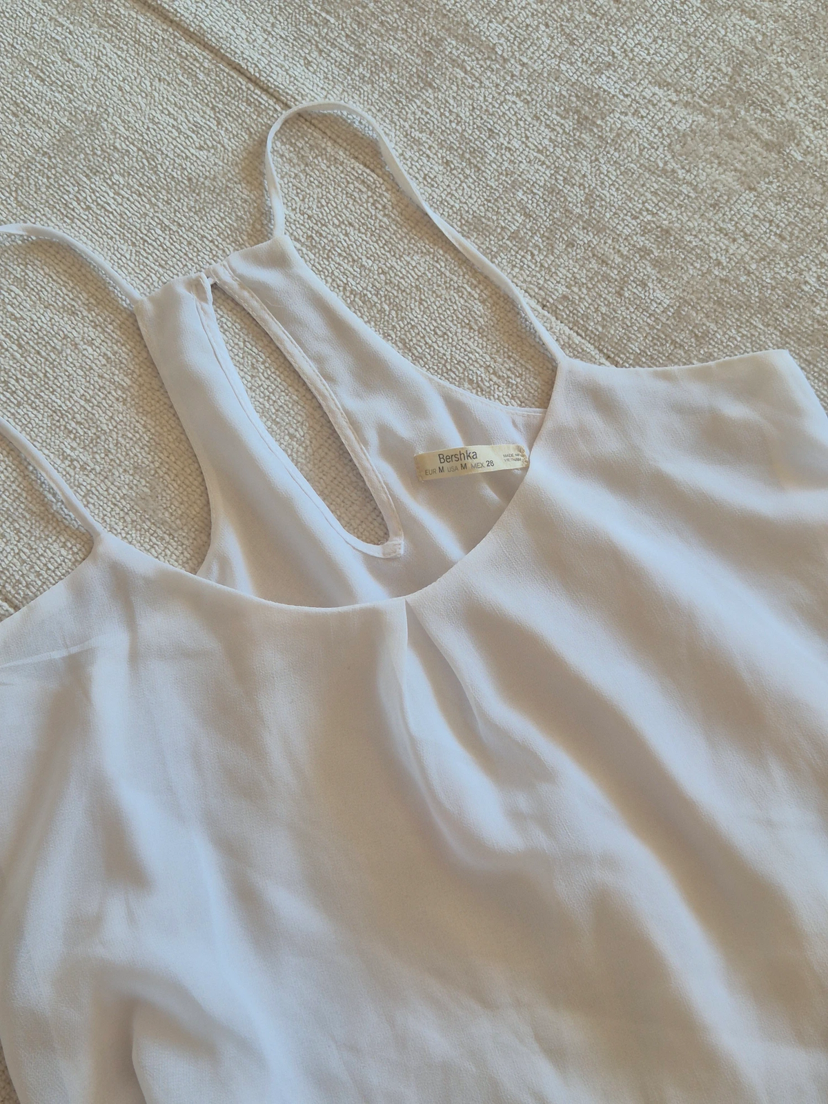 Bershka beli letnji top
