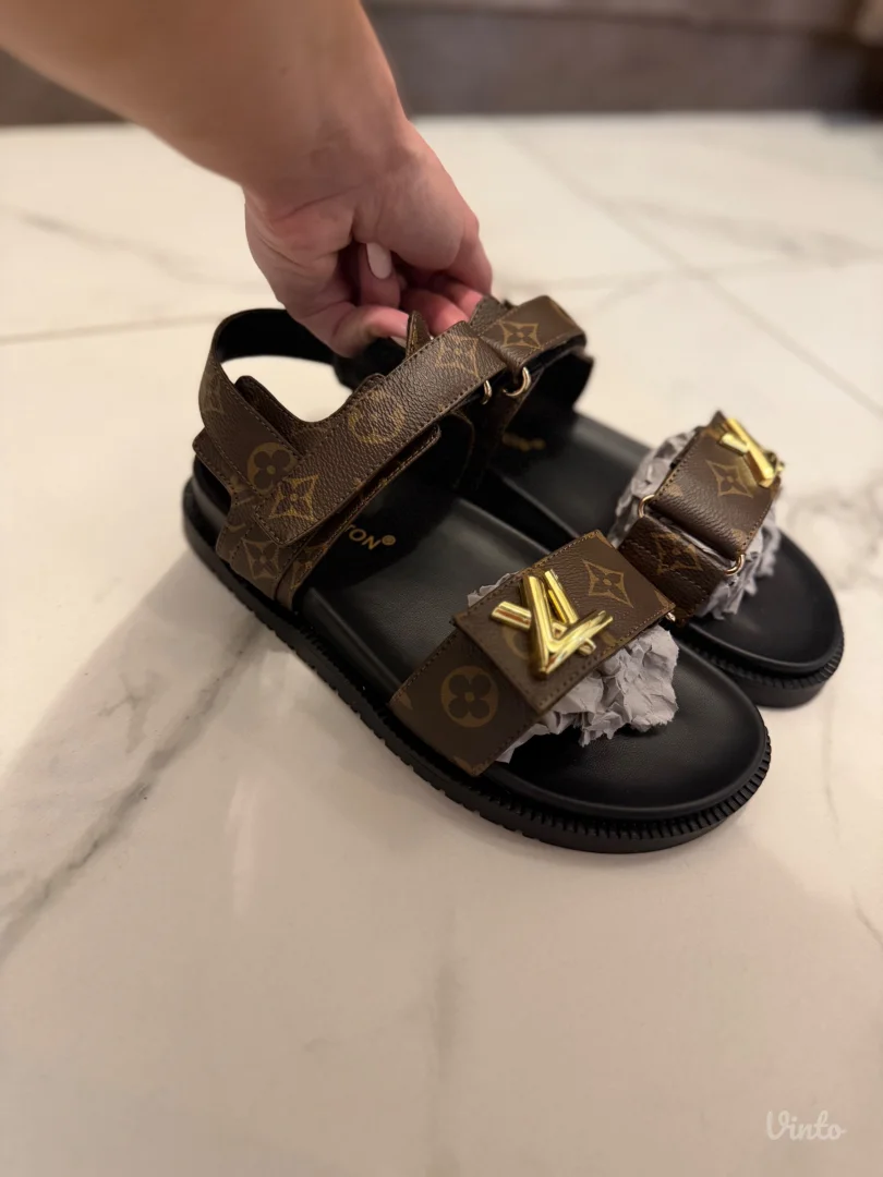 Louis Vuitton preslatke sandale