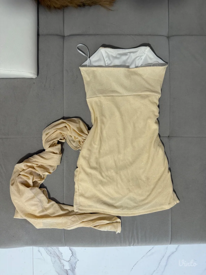 Prelepa svečana haljinica